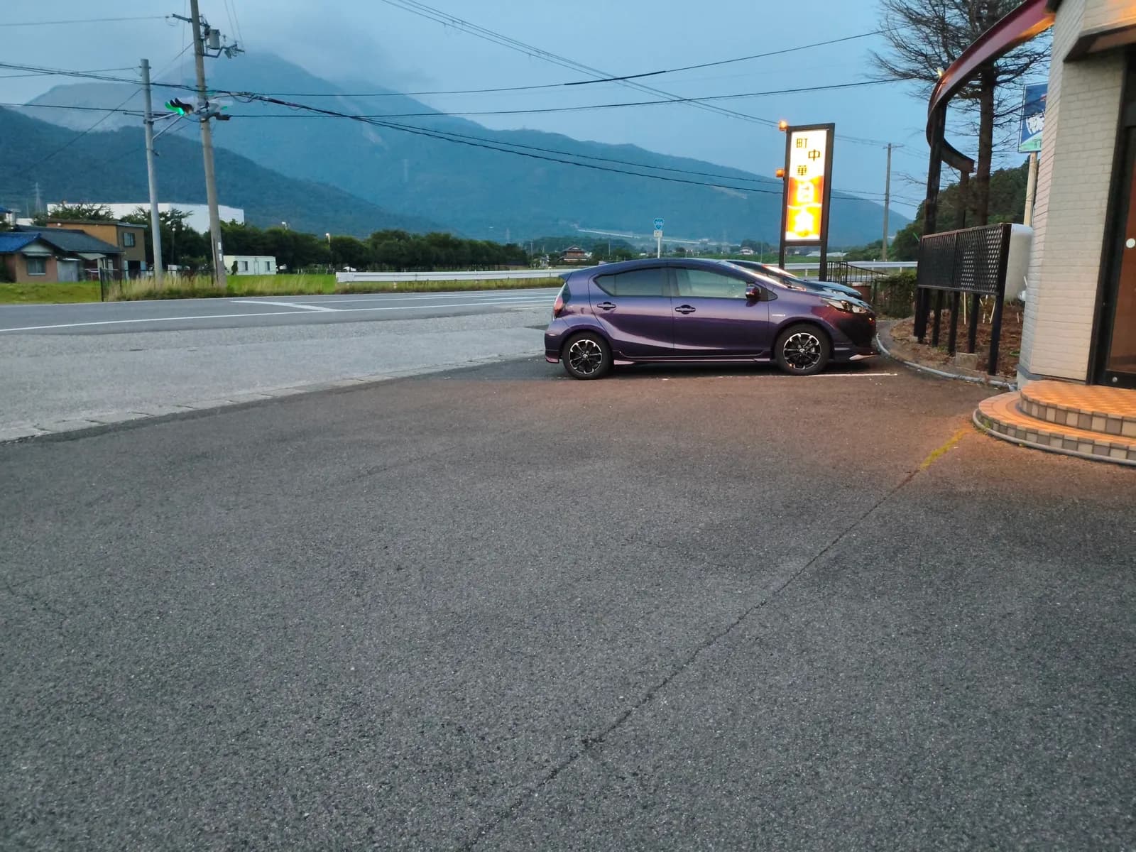 その他のお店「日食」を紹介する記事「米原・日食へのアクセス——井之口の駐車場と夜飲みの使い方」の写真