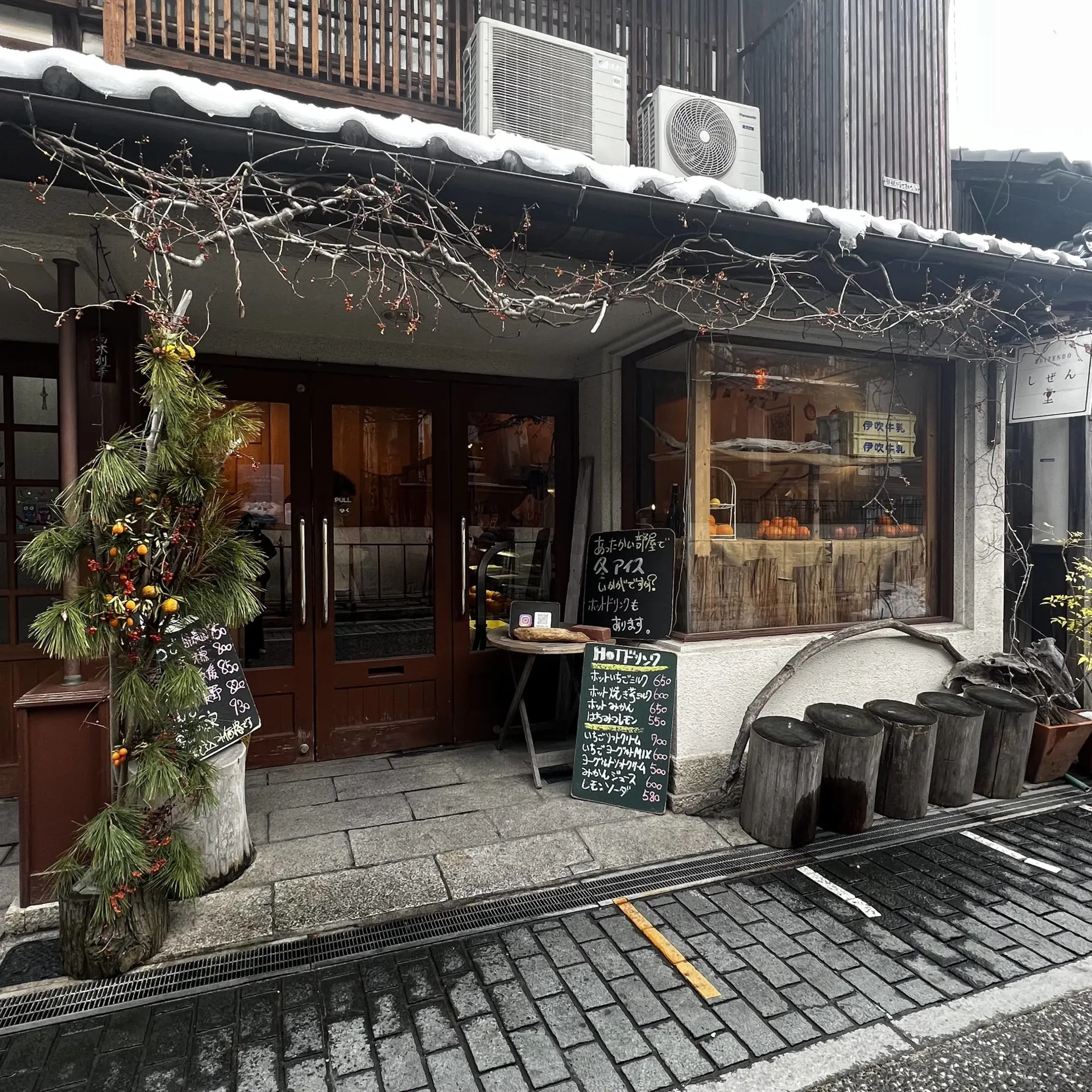 長浜駅前にある郷土料理・ご当地のお店「三ッ星甘実 しぜん堂」の雰囲気（7/10）