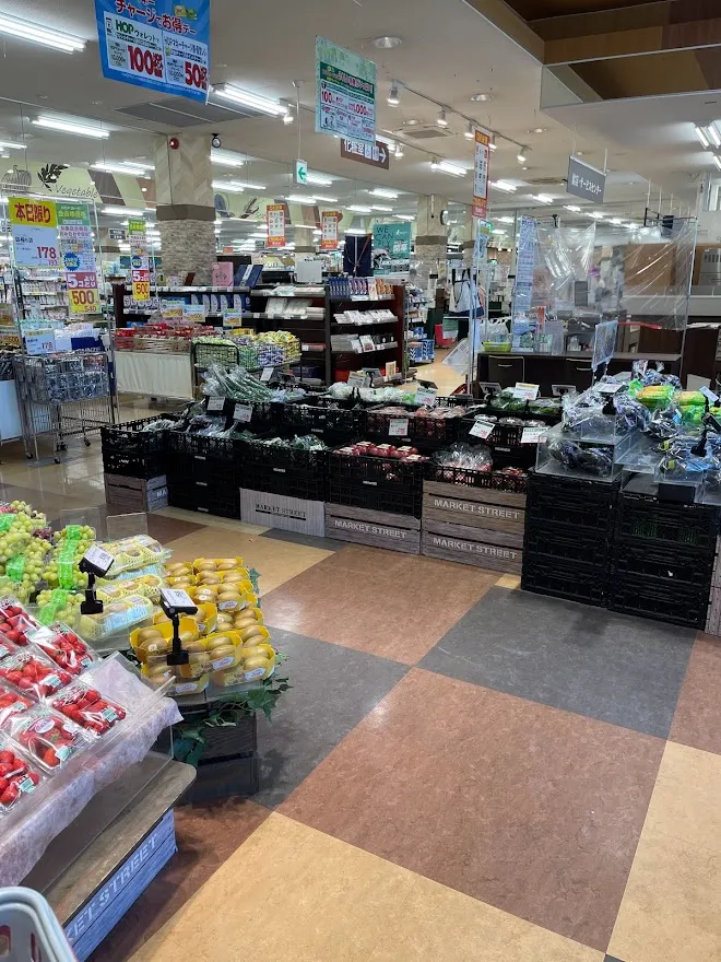 旧浅井町のお店「フレンドマート浅井店」を紹介する記事「旧浅井の暮らしを支える平和堂「フレンドマート浅井店」ガイド」の写真