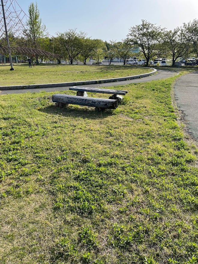 ベンチ