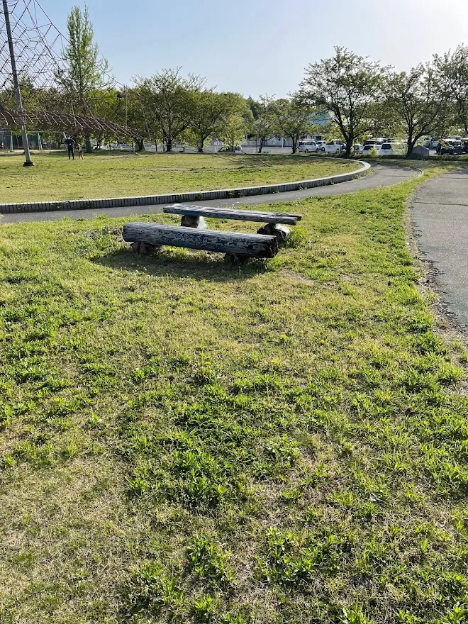 ベンチ