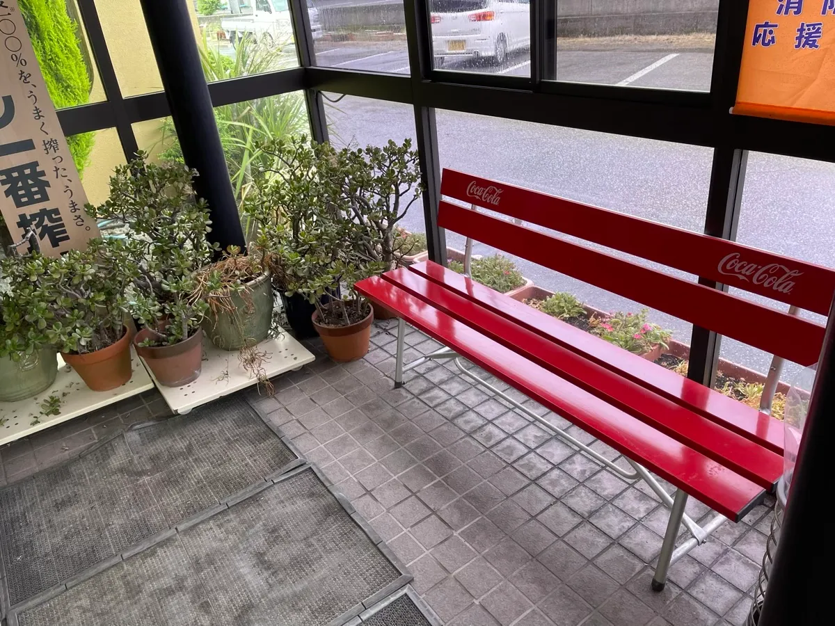 ベンチ