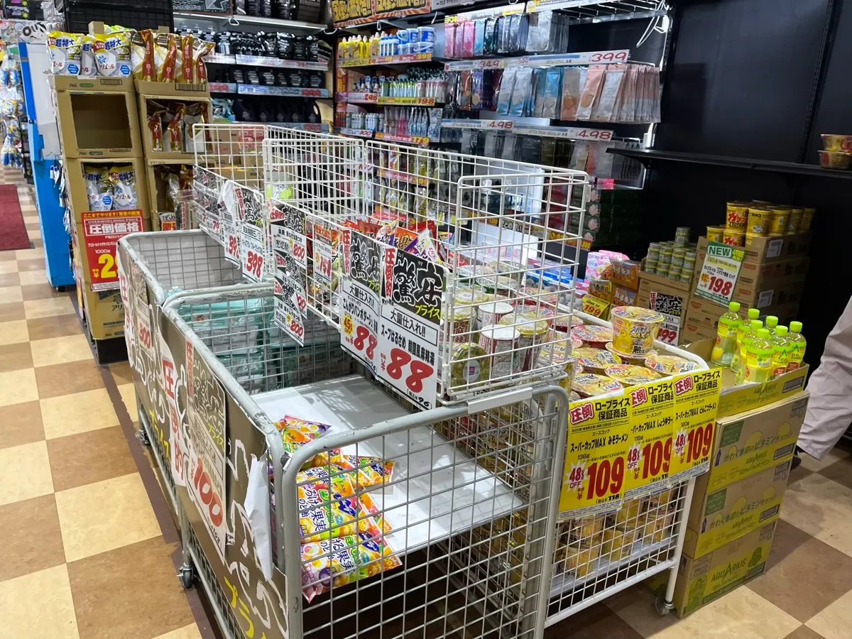 国道8号線付近にある衣類・ファッションのお店「MEGAドン・キホーテ 長浜店」の雰囲気（7/10）