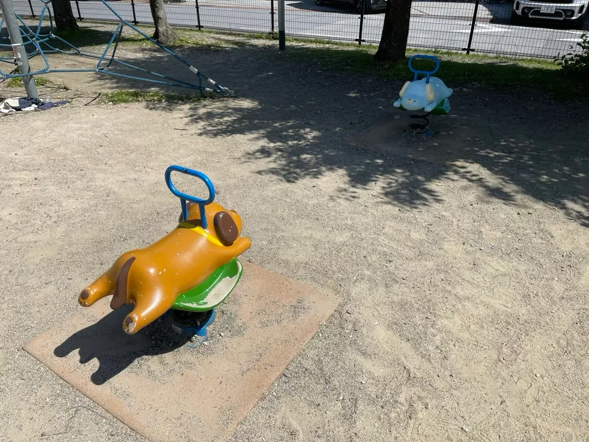 スプリング遊具