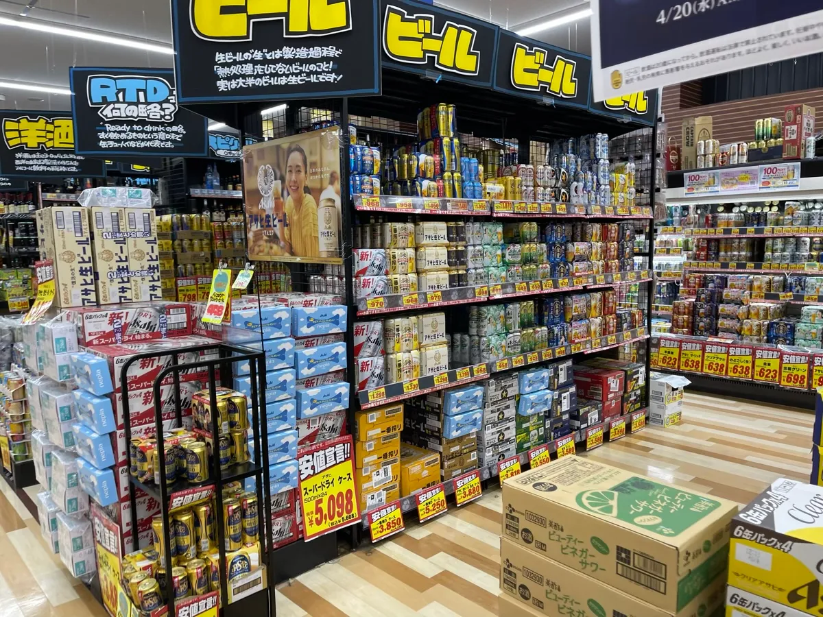 店内の商品棚