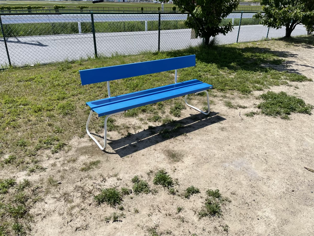 ベンチ