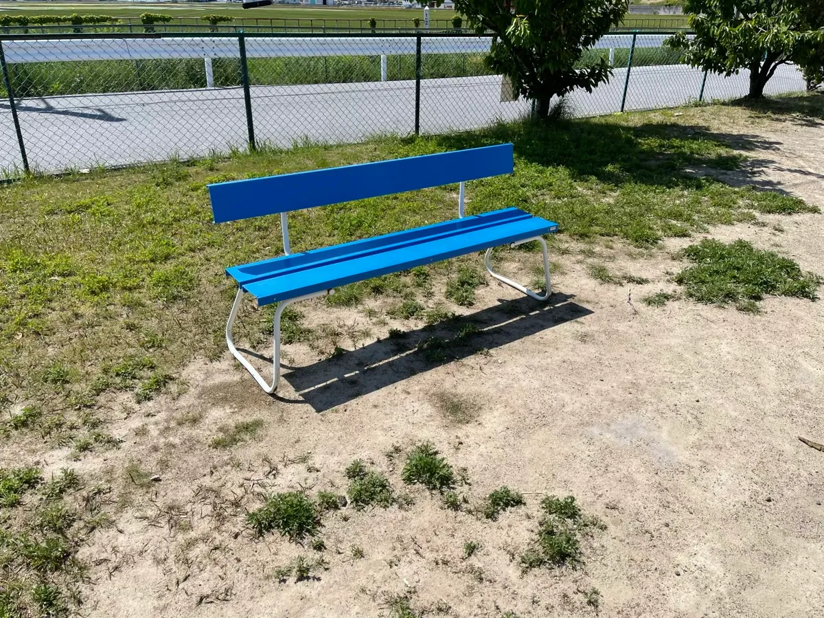 ベンチ