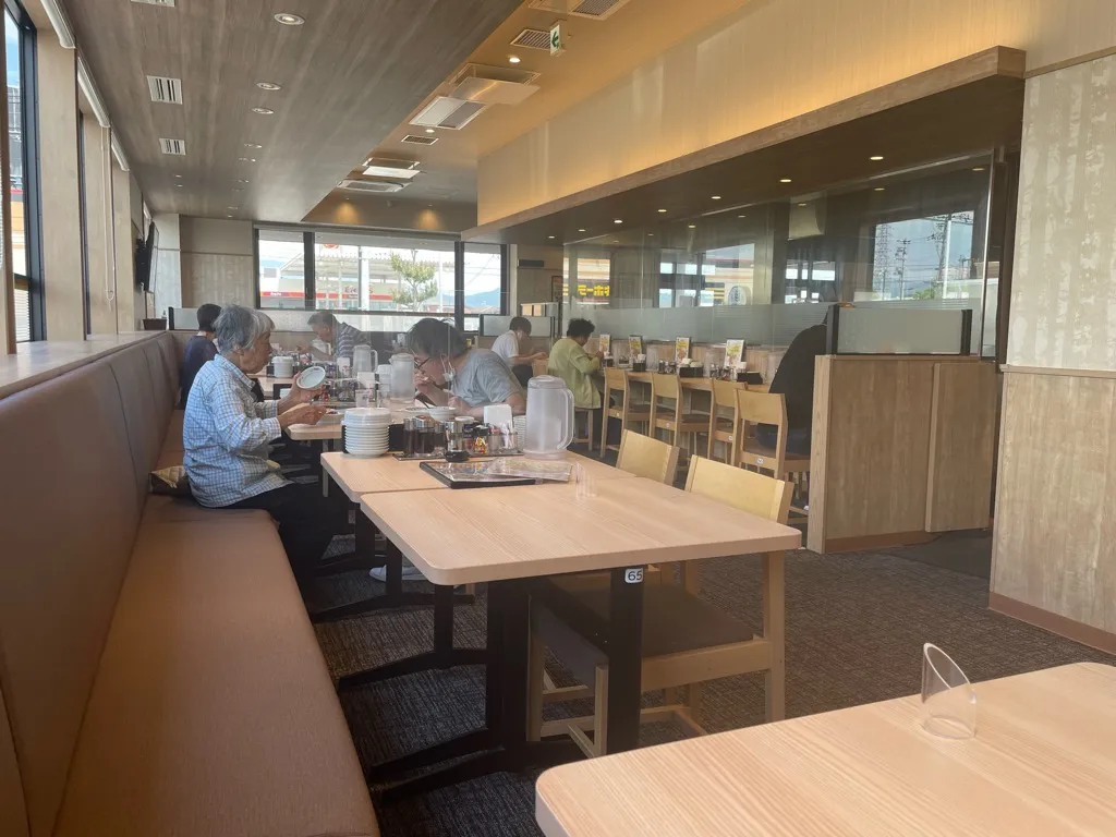 国道8号線付近にある中華のお店「餃子の王将 長浜店」の雰囲気（7/10）