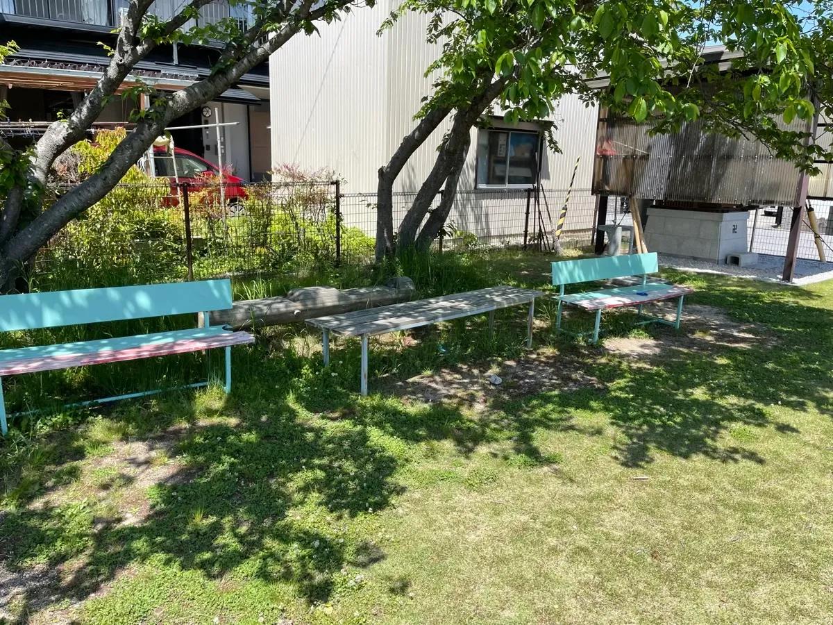 ベンチ