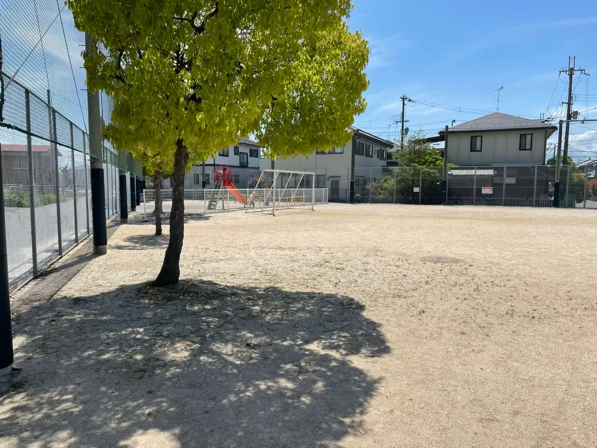 相撲西公園遊具側
