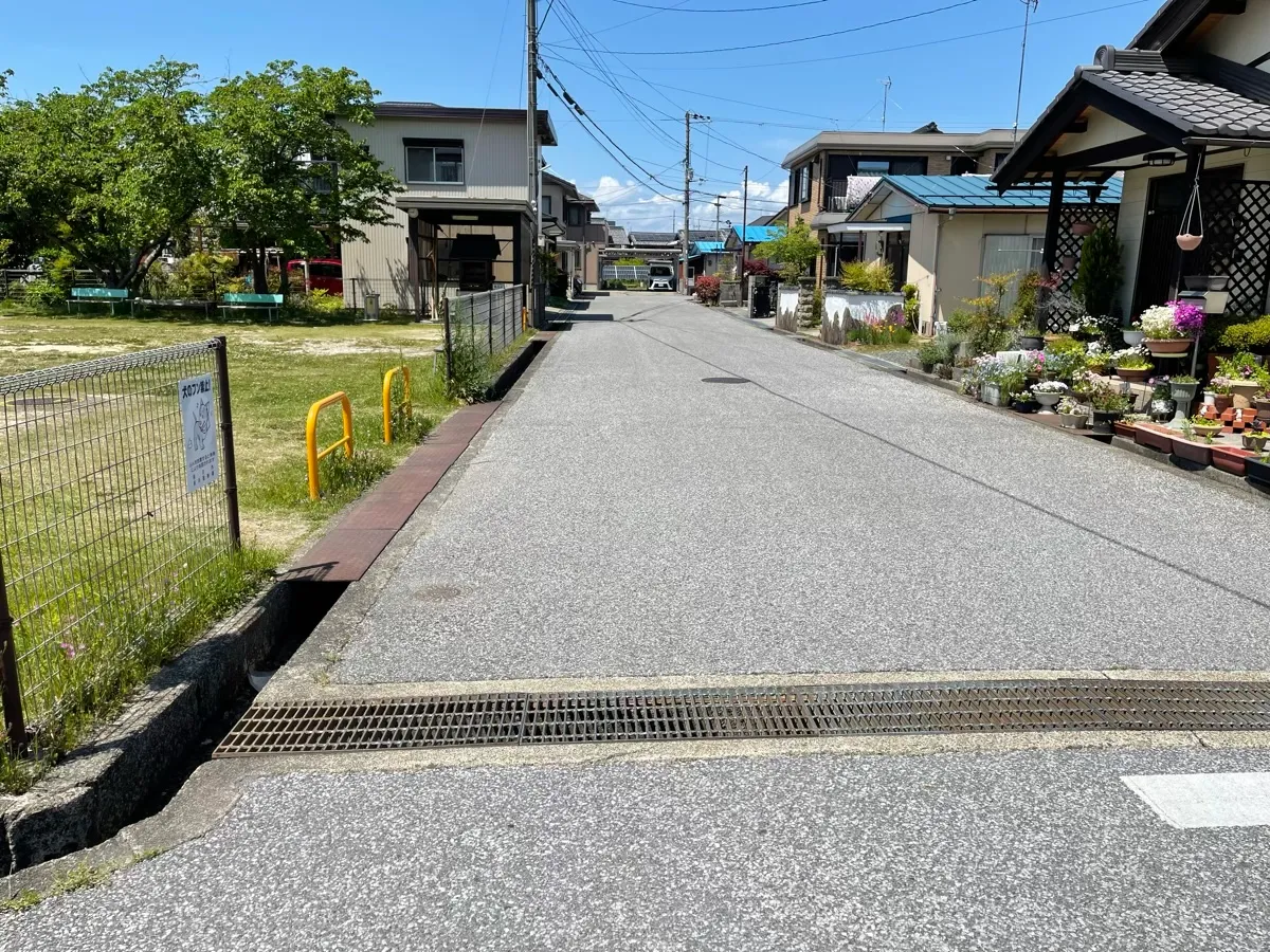 公園横道路