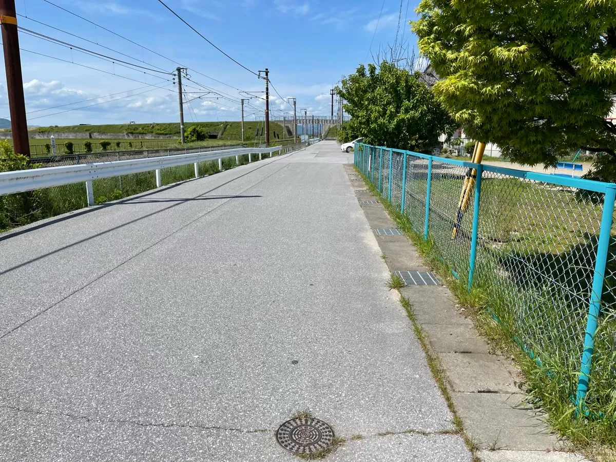 公園横の道路