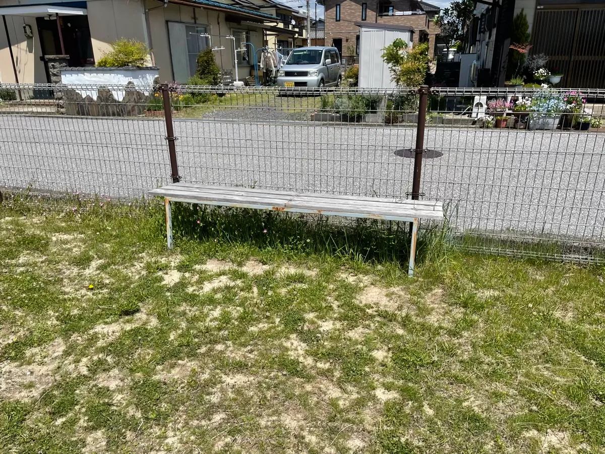 ベンチ