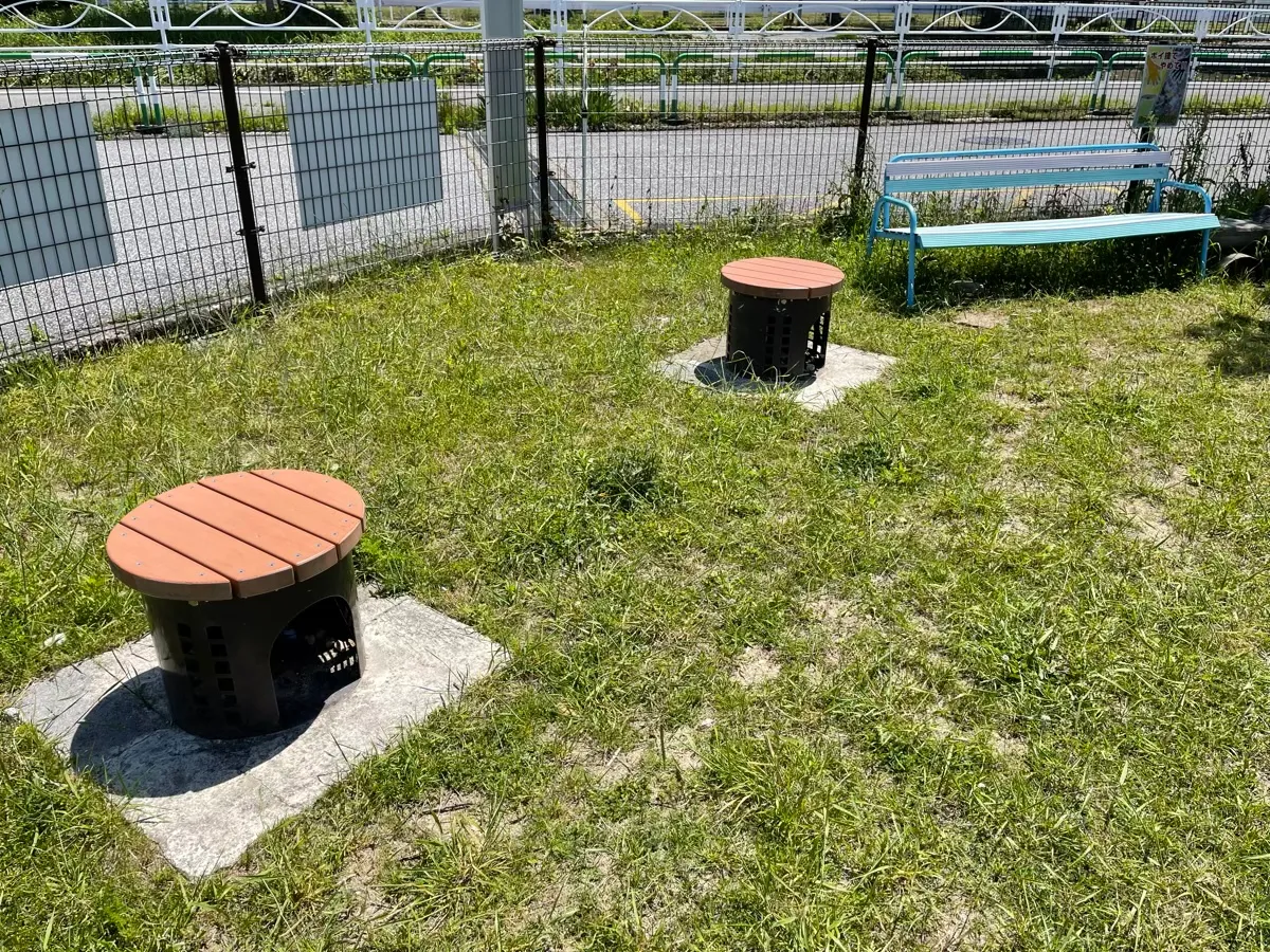 ベンチ