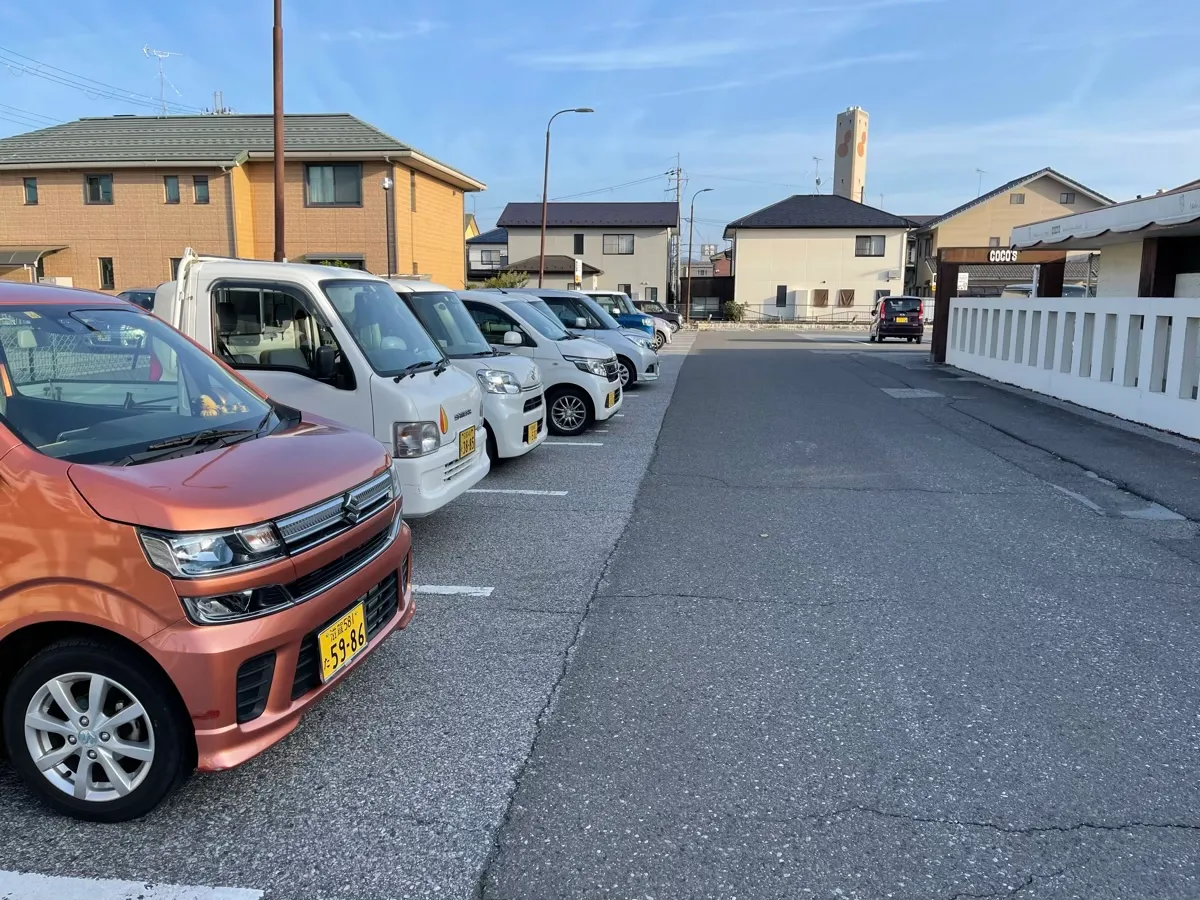 国道8号線付近のお店「ココス 長浜店」を紹介する記事「長浜で家族外食するなら——ココス長浜店の使い方(営業時間・支払い・デリバリー)」の写真