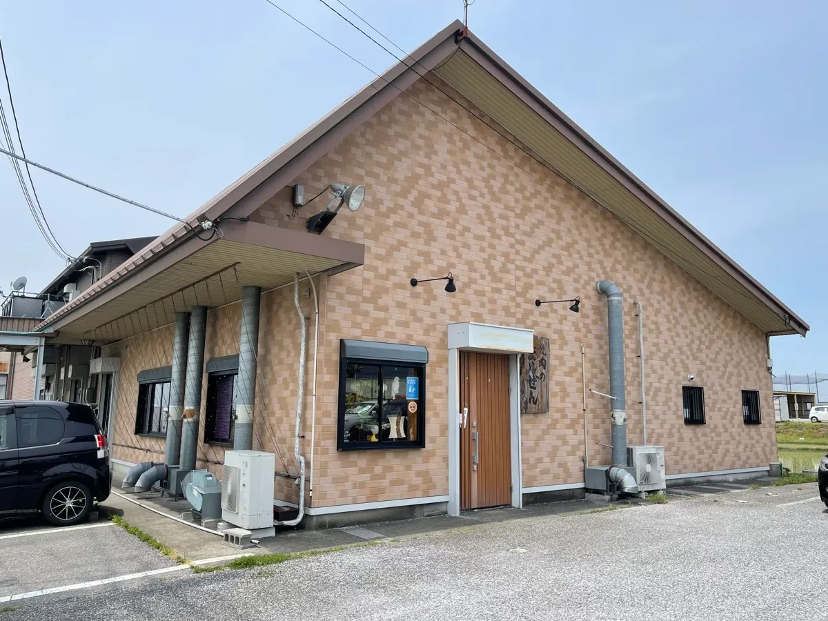 長浜IC付近にある焼肉のお店「焼肉のまルぜん」の外観