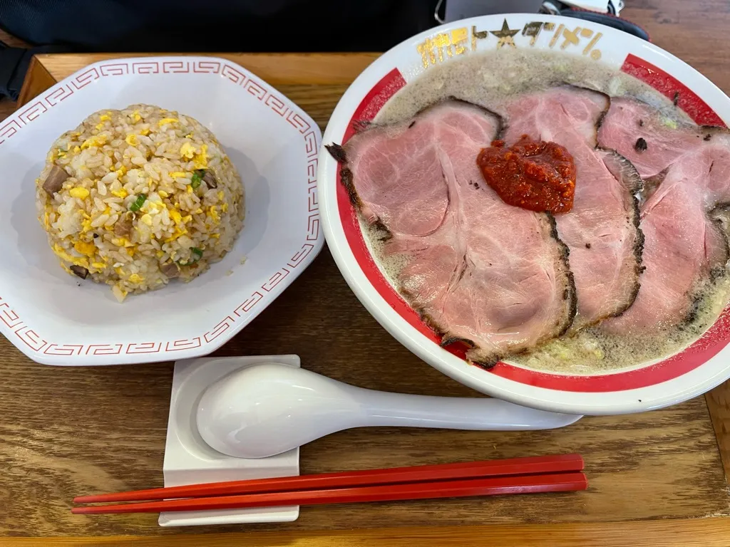 その他にあるラーメンのお店「オカモト☆タンメン。」の外観