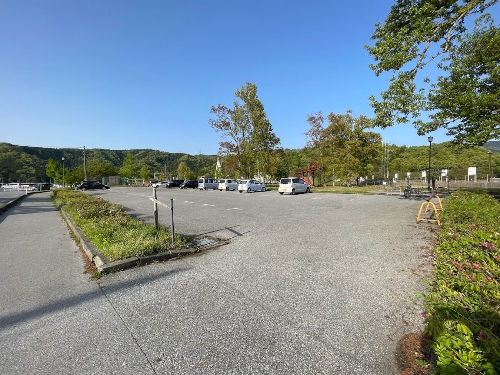 公園に近い駐車場