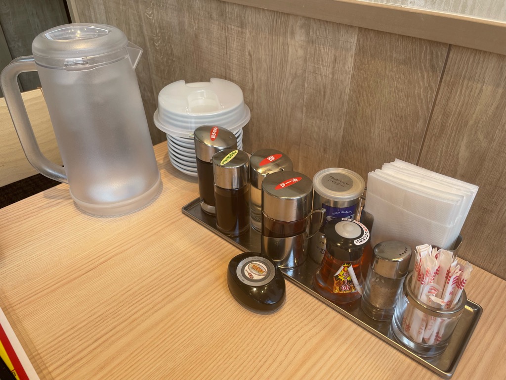 調味料はテーブルに設置