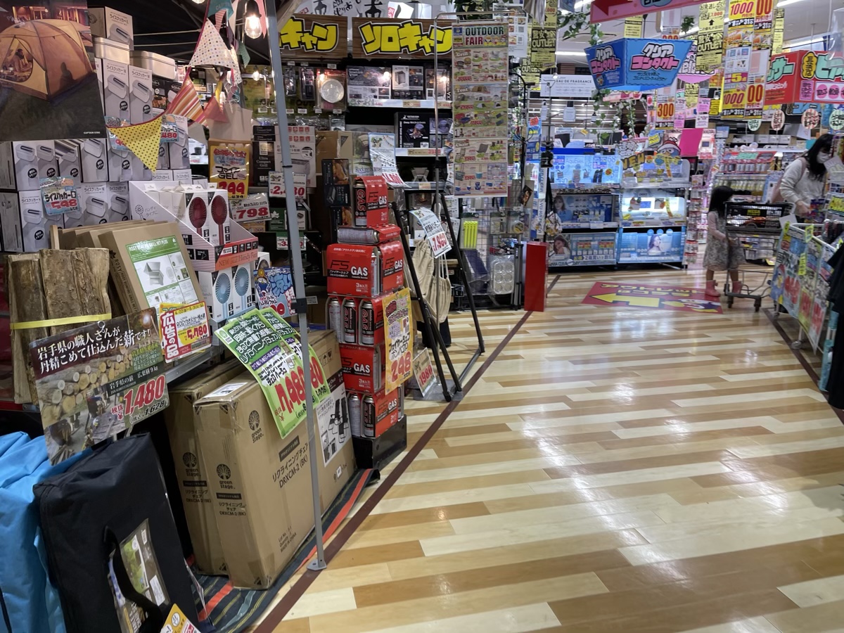 キャンプ用品売場